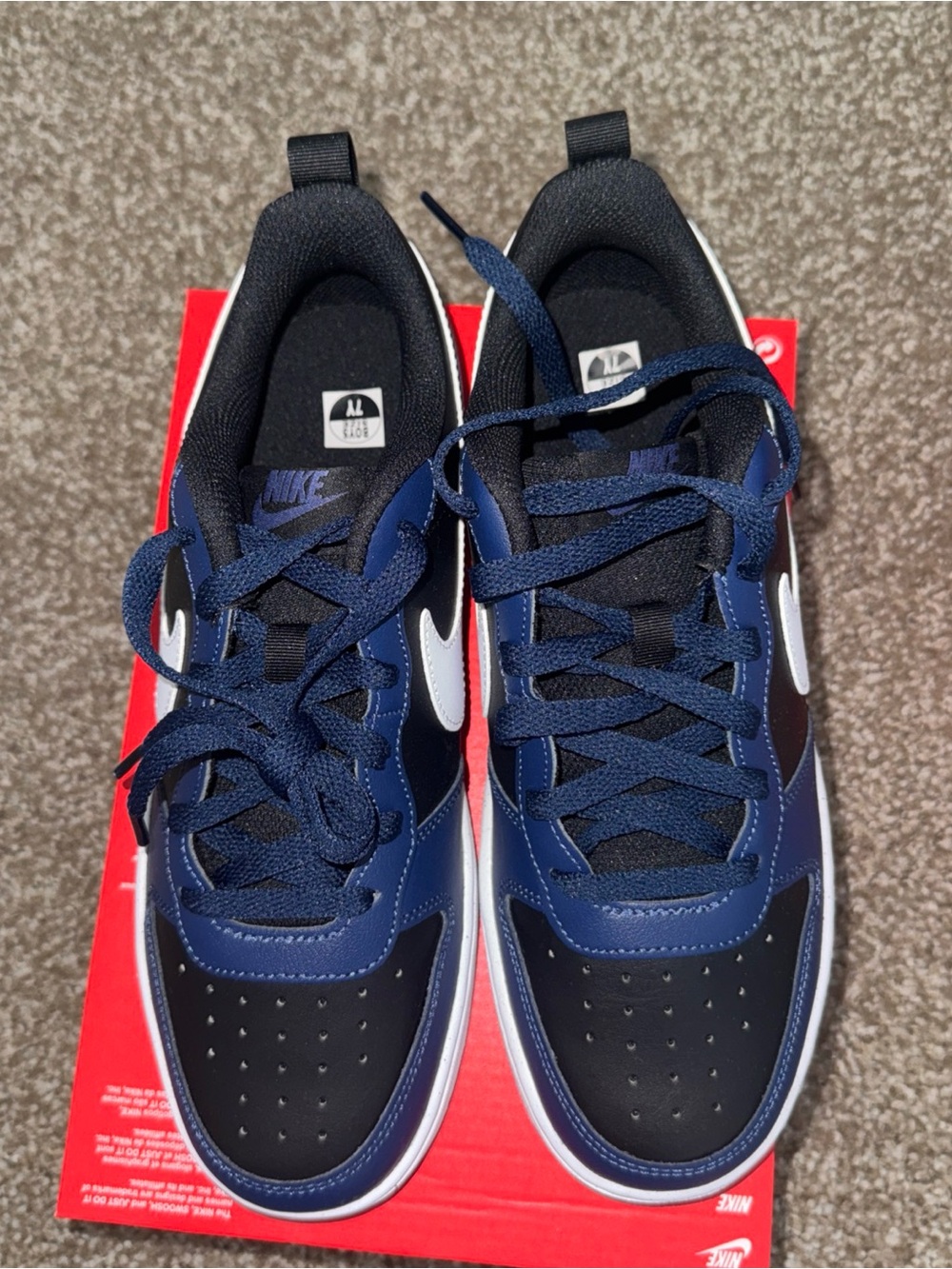 Nike Men's Navy, Black & White Low-Top Sneakers - Picture 3 of 6